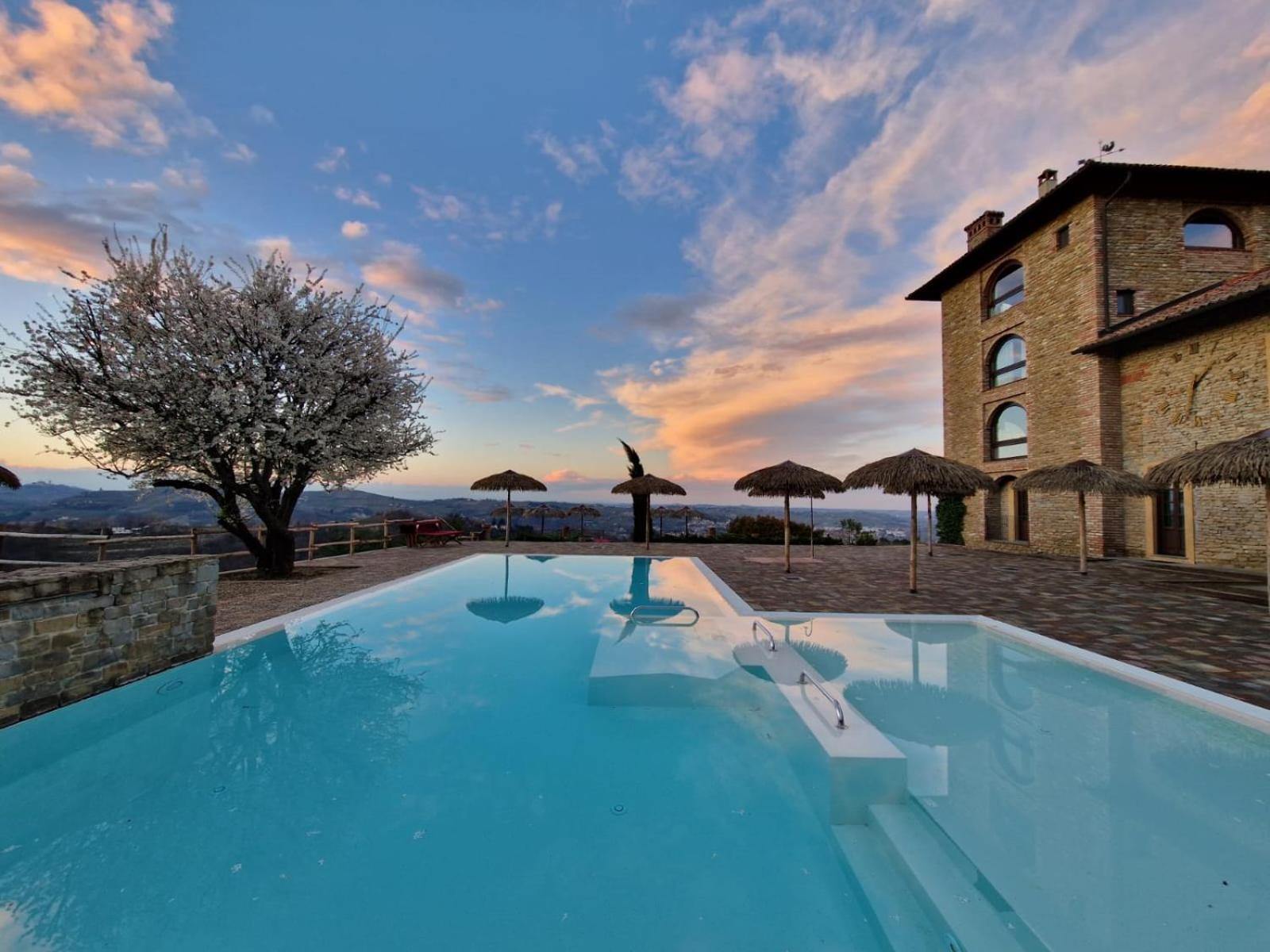 I Tre Poggi Dimora Di Charme Villa Canelli Luaran gambar