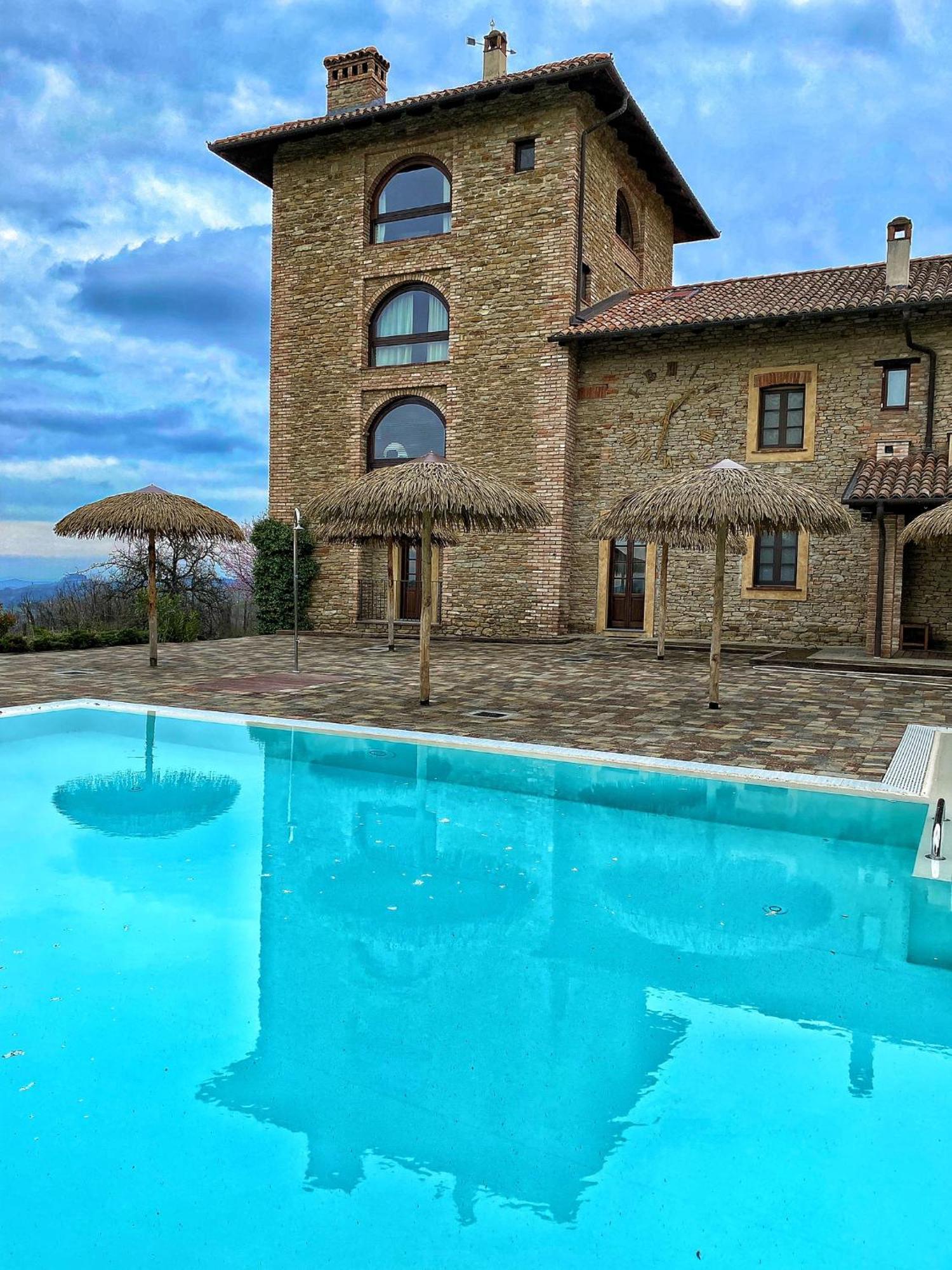 I Tre Poggi Dimora Di Charme Villa Canelli Luaran gambar